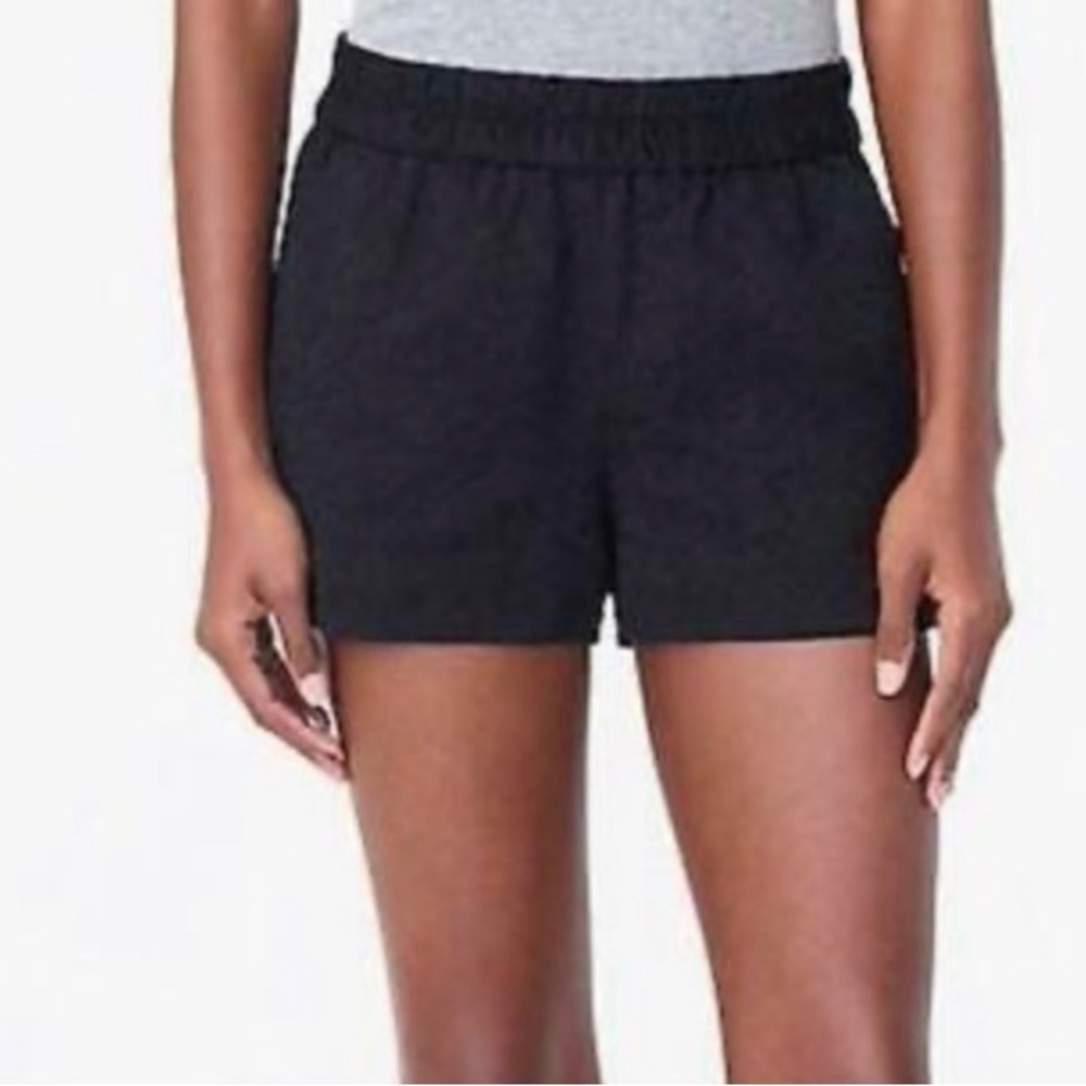 J Crew Women’s Size 6 Black Floral‎ Jacquard 3” Boardwalk Shorts